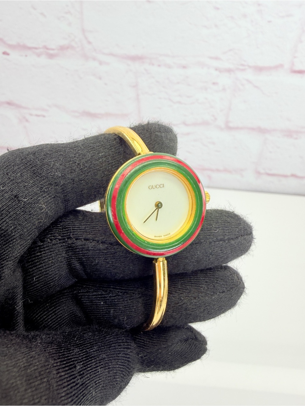 Gucci Interchangeable Bangle Watch with Colored Bezels - Gold & Green - Picture 5 of 8